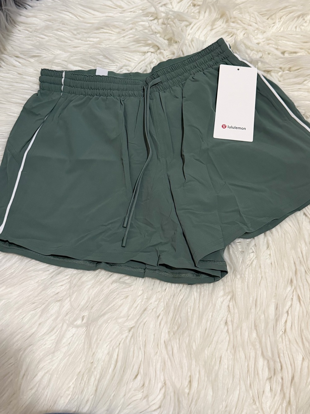 Lululemon Lightweight Relaxed Short 3” *Long Liner